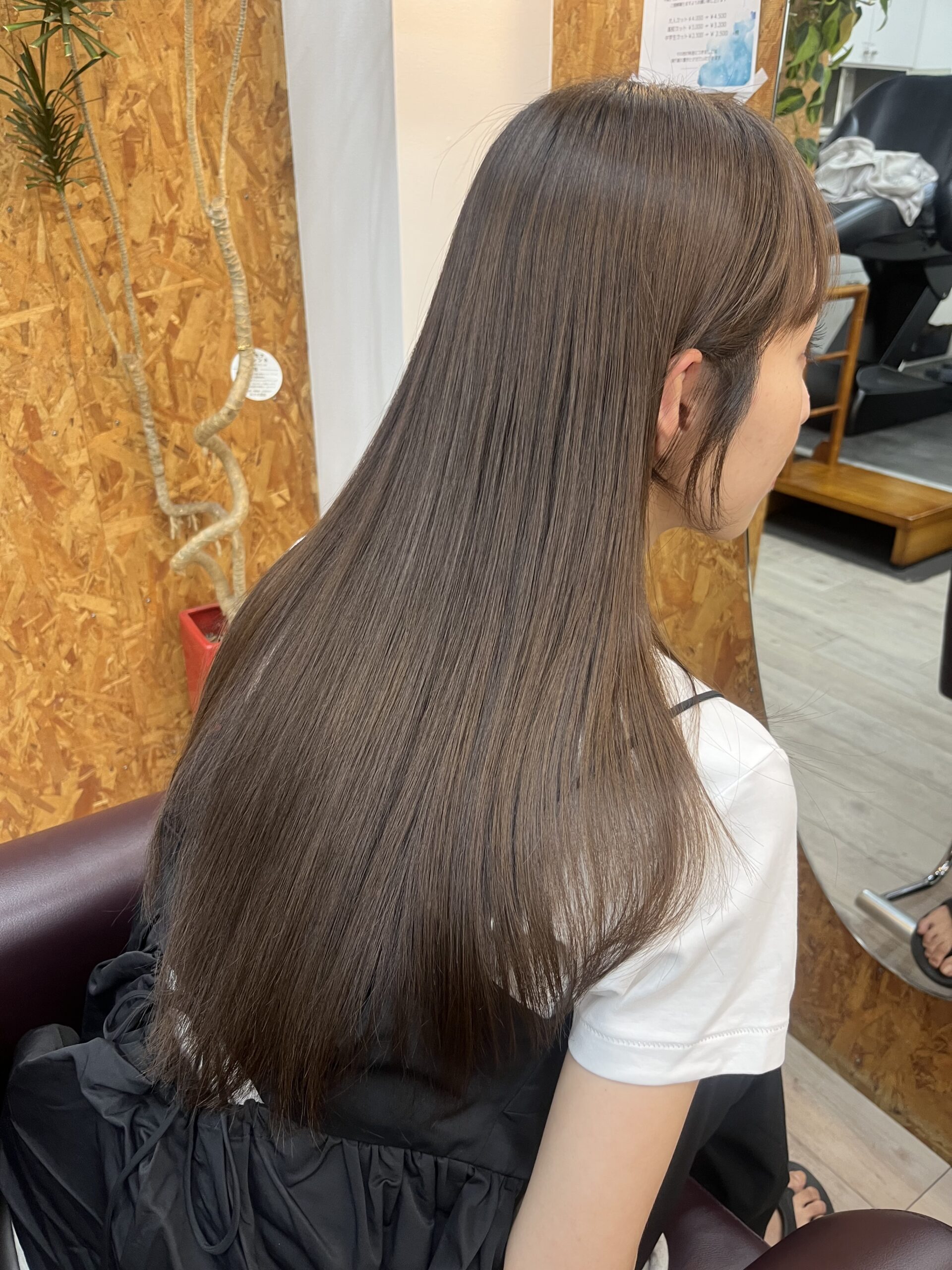 縮毛矯正とトリートメント違い